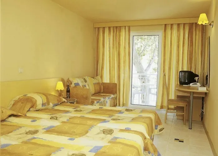 Kaliopa מלון אלבנה